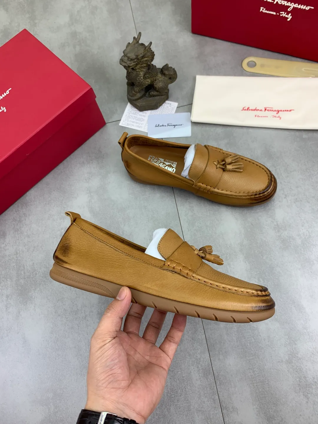 Men's shoes 💰P480 New model [Ferragamo/Ferragamo] Latest model Original imported calfskin, imported pigskin lining + original luxury metal buckle + original rubber outsole Soft and comfortable Size number: 38-44